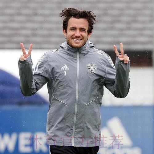 奇尔维尔晒蓝军球员庆祝照：这支球队真棒！